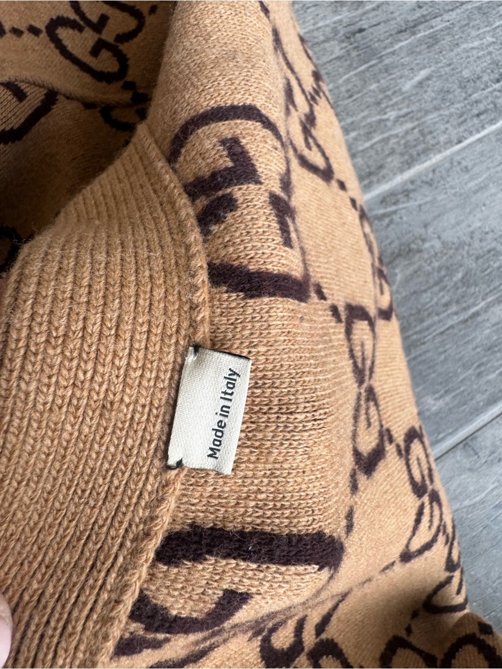 Authentic Gucci oversized reversible cardigan sweater - Picture 8 of 16